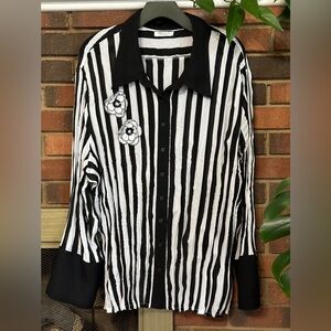Black and White Striped button front shirt Size 3X
